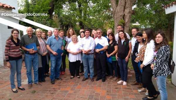 Encuentro  con distintas instituciones  junto a la intendente Ana Meiners, acompañamos al senador Rubén Pirola 