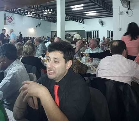 Buen marco de publico en cena del Club Bme Mitre  (ver videos y fotos)