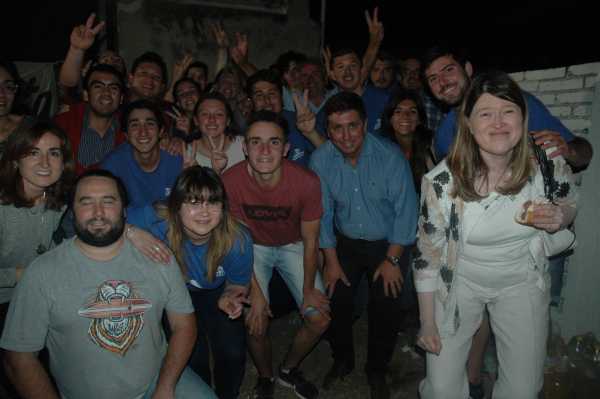 Dejaron inagurada la unidad basica de Esperanza y festejaron el dia de la Lealdad Peronista ( VER 55 FOTOS)