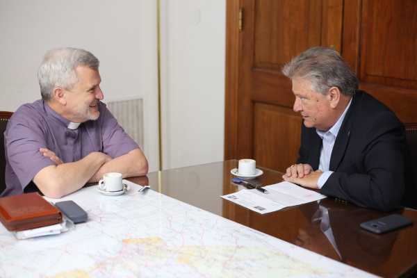 Fascendini recibio esta mañana al Padre Axel Arguinchona