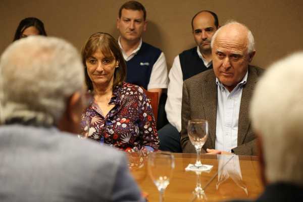 El Gobernador de Santa Fe Miguel Lifschitz  las instalaciones de La Cooperativa  La Lehmann