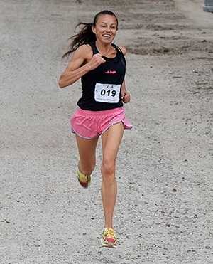 Maratón Aniversario de la UNL este domingo por la mañana, Santa Fe fue epicentro de una nueva edición de la tradicional prueba, que tuvo como ganadores al galvense Lautaro Ocampo y la esperancina Patricia Ponce.