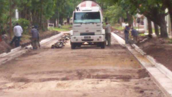 Franconi: “Barrio Alborada suma más agua potable, cuadras del plan de accesibilidad y nuevas luces”
