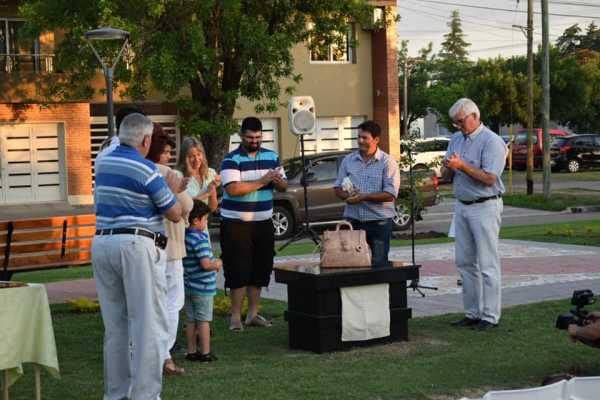 En sencillo acto quedó inaugurado el Paseo de los Abuelos homenaje al Dr. Victor Raúl Bortolotto(13 fotos)