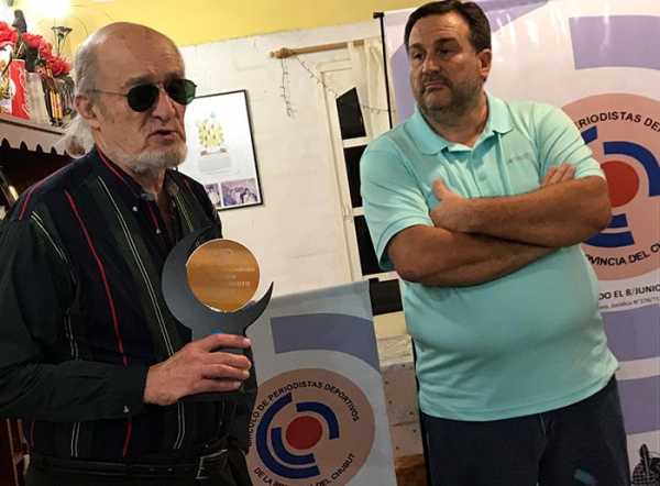 CHUBUT El periodismo deportivo distinguió a Carlos Melano 