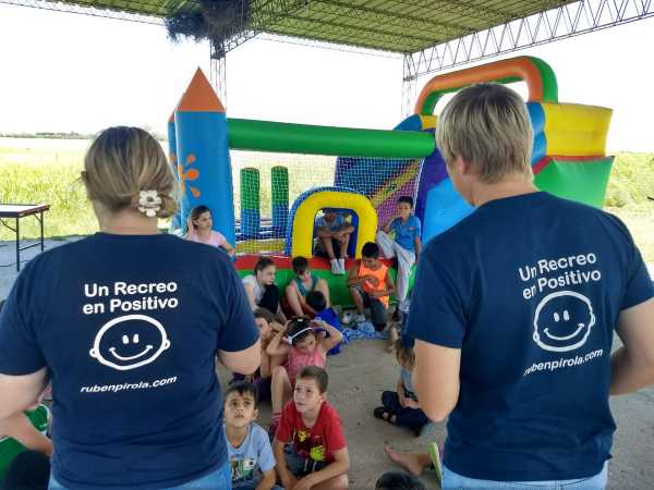 Ruben Pirola Difundiendo los derechos del niño en Las Colonias