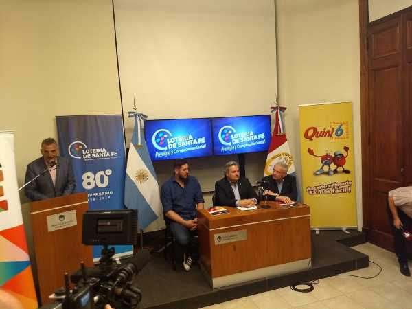 Esta tarde desde las 17hs en Sta Fe se presentó el partido inaugural de La Liga Basquet