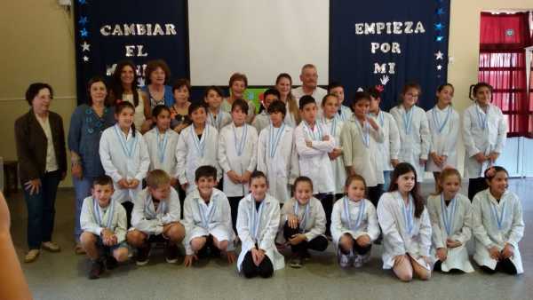 Alumnos de 4° de Escuela Jorge Newbery de la ciudad de Esperanza ganaron un concurso Nacional organizado por FADAM