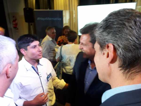 Juan Carlos Sanchez en Rosario participó con Sergio Massa y dirigentes del Frente Renovador  en charla debate( 6 fotos)