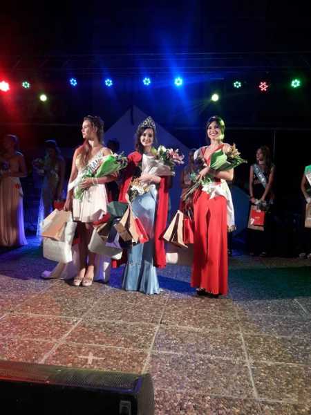 Camila Weidmann reina de Humboldt a sido coronada como Reina, anoche  en la Fiesta Pcial del Durazno, en la localidad de Pavón Arriba 