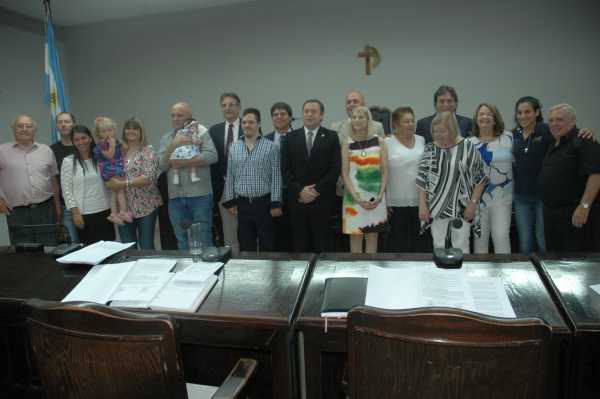 Linda jornada en el Concejo Municipal reconocimientos varios (ver aqui 33 fotos )