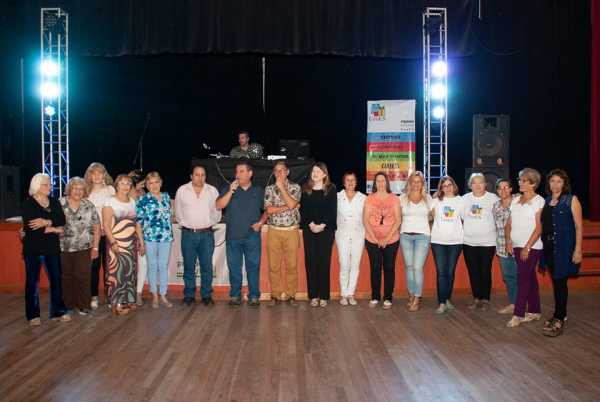 Ucoes y Soc de Canto despidieron el año con homenajes