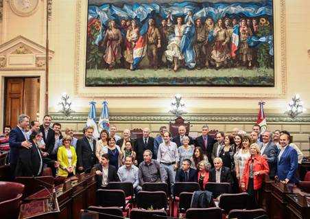 Reconocimiento a hombres y mujeres distinguidos por sus valores democráticos  