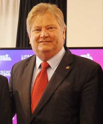 Fascendini entregó subsidios a comunas e instituciones