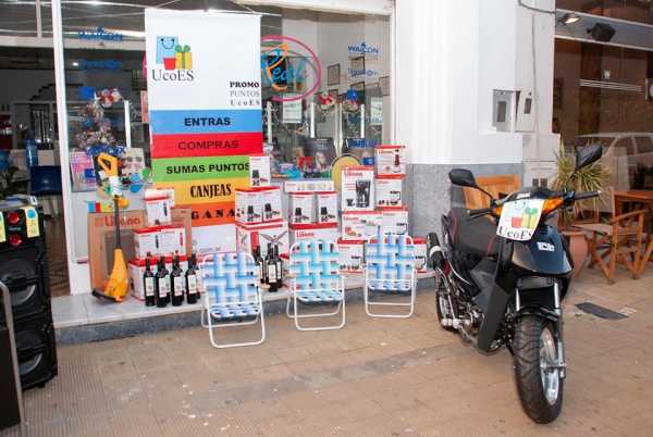 UCOES realizó sorteos de una moto cero kilómetro, 25 electrodomésticos y 10 estadías en dos centros turísticos del país.