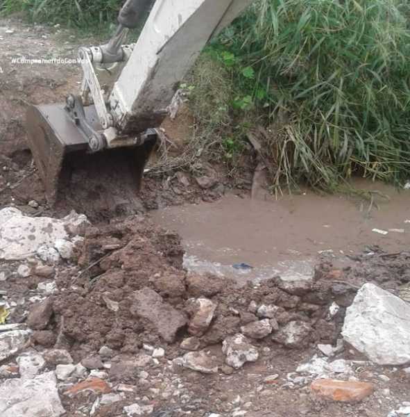 MARTIN FRANCONI Continuamos con la limpieza preventiva de canales  El objetivo es mantener en condiciones óptimas el sistema de drenaje