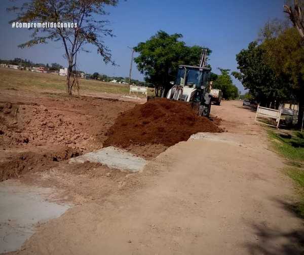 Martín Franconi Seguimos trabajando en el Canal 27 de febrero, en una semana de calor agobiante destacó la labor de los empleados Municipales
