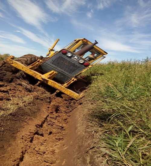 CAMINOS RURALES. FRANCONI :El esfuerzo de los equipos y empleados municipales, maquinas y chóferes privados comprometidos con un mejor camino para la producción