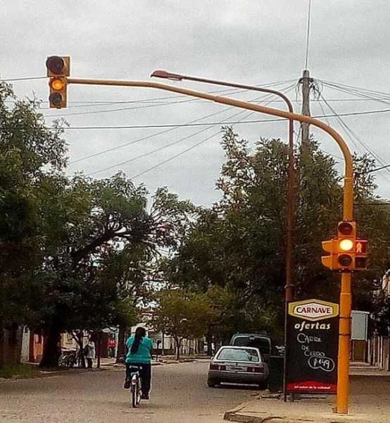 Calle Belgrano y ruta 70 ya tiene semáforo y será otra arteria para respetar 