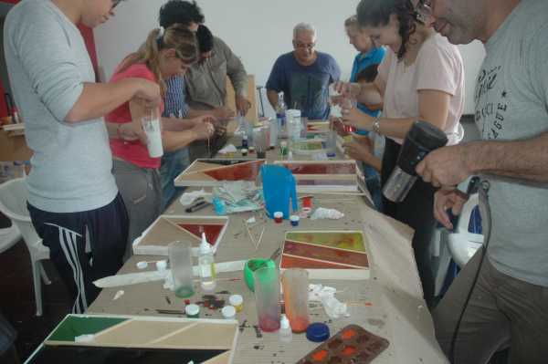  Ferreteria Patagonia Sarmiento y Laprida realizó una clase de trabajos en resina, productos que cuenta para la venta consulte (VER 12 FOTOS)