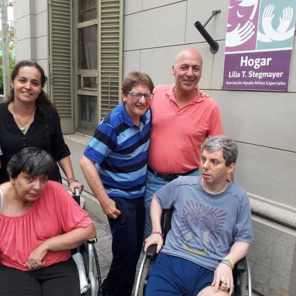 Marcelo Dellaporta visitó el Hogar Lidia T. Stegmayer,