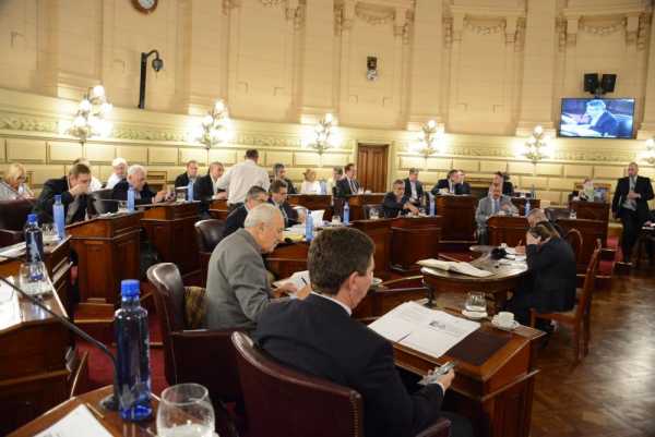 En el recinto de la Cámara de Senadores, se llevó a cabo la Sesión Ordinaria N° 2 del Período 137.