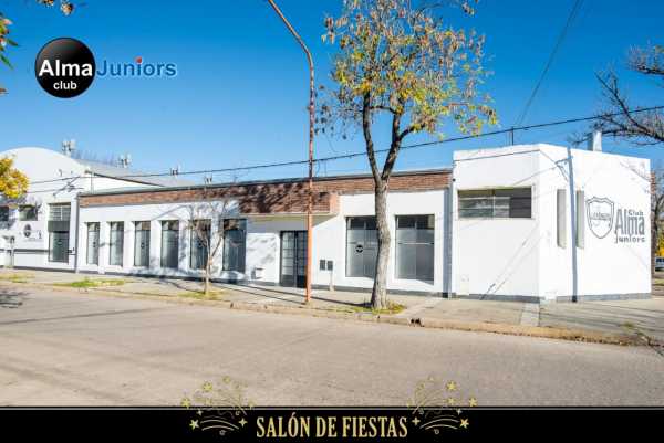 Alma Juniors reinauguró salón con un acto de los más pequeños