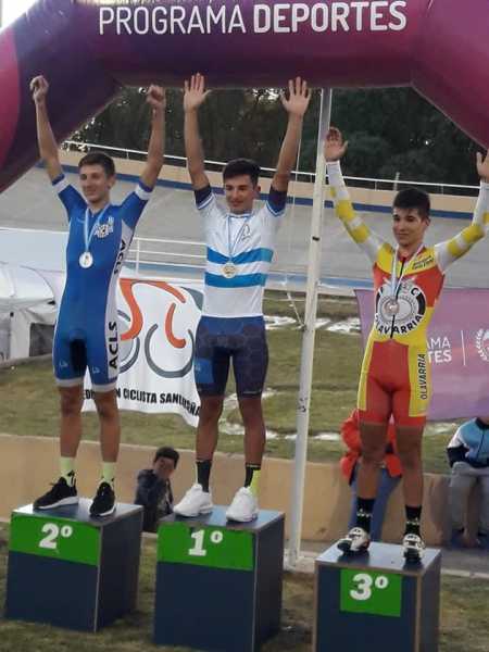 Santiago Fontanini logró dos medallas de plata en campeonato Argentino Persecución y vueltas puntables 