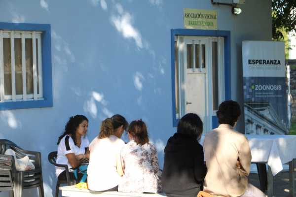  El Gobierno de la Ciudad de Esperanza y el Senador Pirola Juntos por la salud de las mascotas.