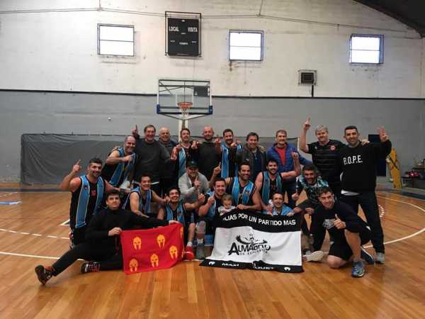 40 + 50 CAMPEÓNES los muchachos con historia de Almagro de Esperanza en Carlos Paz Cba