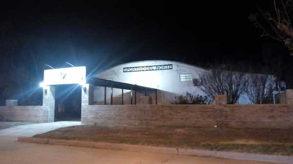 Sportivo del norte renovó el frente del salón y luce muy bien
