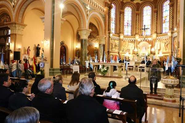 Meiners encabezó la celebración de un nuevo aniversario de la Declaración de la Independencia Nacional.