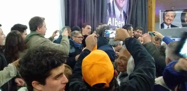 Parte del discurso de Fernandez en Sportivo del norte a pesar del retraso por el clima cumplio con la gira