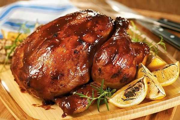 Venta de pollos asados para este domingo por parte de UCOES para recursos en compra de juguetes dia del niño 