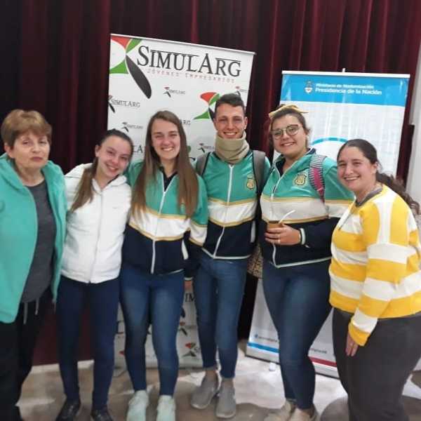  Certamen de decisiones empresariales “Sembrando Empresarios”23 alumnos de la Escuela Estrada participaron