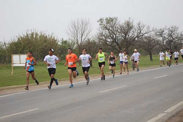 Patricia Ponce corrió en Recreo Sur, colaborando y ayudando al Centro Educativo Terapéutico ver 40 fotos
