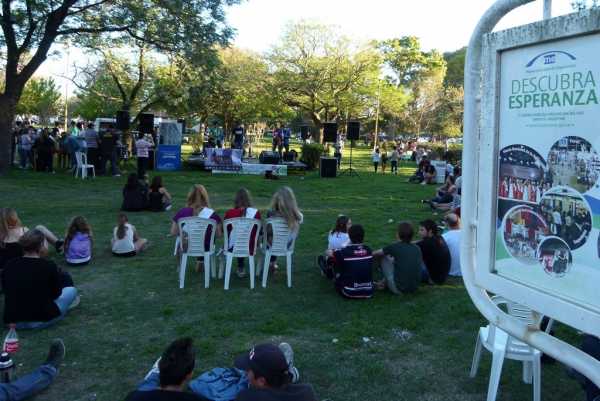 Día del Estudiante y de la Primavera en el Parque de la Agricultura