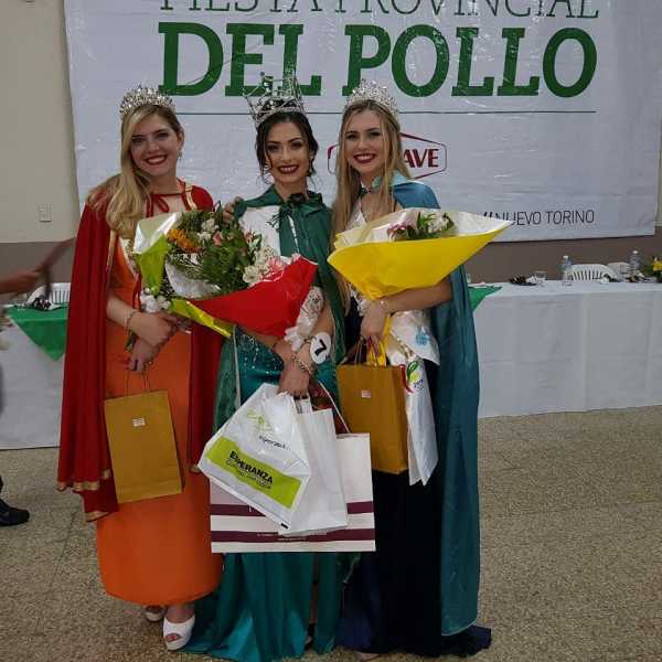 Camila Gunz reina del pollo  en la localidad  de Nuevo Torino