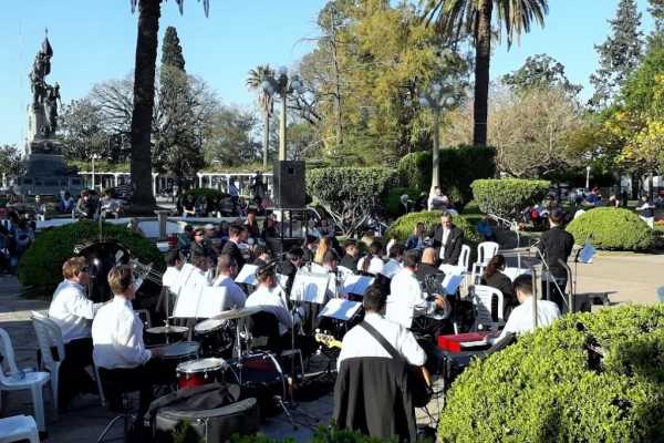 Los esperancinos disfrutaron de un nuevo concierto de la banda municipal.