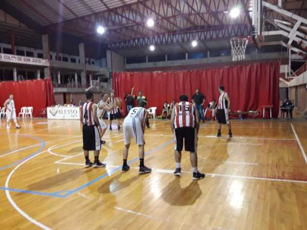 BÁSQUET: Gran triunfo de Alma Juniors en San Justo /// Noticias varios deportes