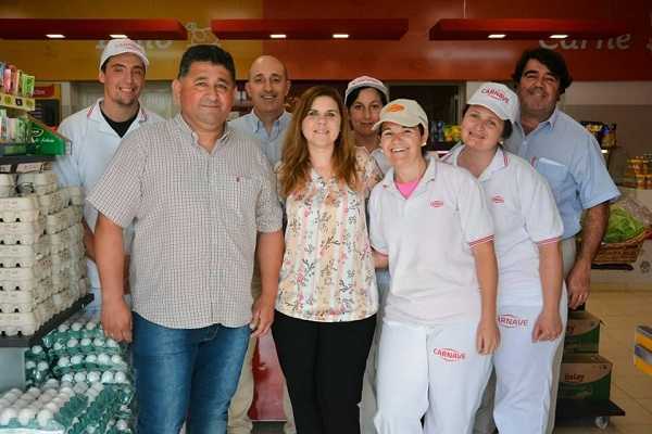 La empresa CARNAVE realizó a Comedor Los Pinos la donación de 720 huevos 