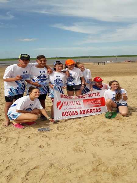 Festeja en grande el CAJU Humboldt  286 nadadores fueron de la partida en Villa constitución 7 nadadores representando a la institución y 7 podios