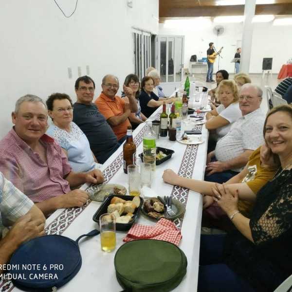 Viernes fue cena apoyo al club Bme Mitre y tuvo muchos que colaboraron