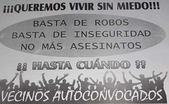 Vecinos zona este en avda Los Colonizadores frente al club San Lorenzo entregaron folletos por la inseguridad