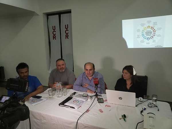 Hoy Rodrigo Müller presentó 10 propuestas de seguridad urbana para Esperanza