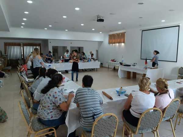 En Asoc Alemana Esperanza se realizó nuevo taller culinario con galletas navideñas 36 participantes