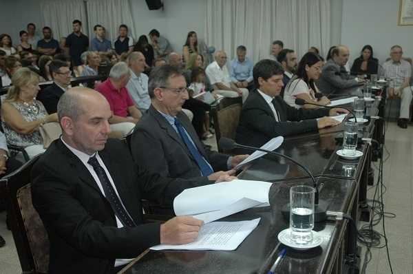 Asumieron los nuevos Concejales de Esperanza y aprobaron a Ana Meiners como Intendenta.( VER 27 FOTOS)