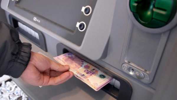 Por la inflación, los bancos permitirán sacar más plata por día de los cajeros automáticos