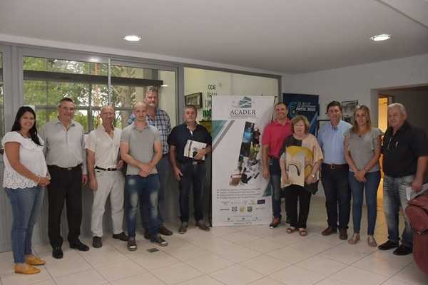 Acader Las Colonias realizó el cierre de año en sus actividades haciendo entrega de tres créditos a empresarios de la ciudad de Esperanza