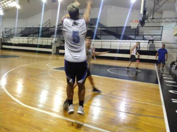 BÁSQUET: Copa Santa Fe: Alma Juniors volvió a los entrenamientos
